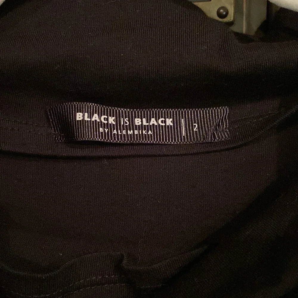 ALEMBIKA Black is Black Tank